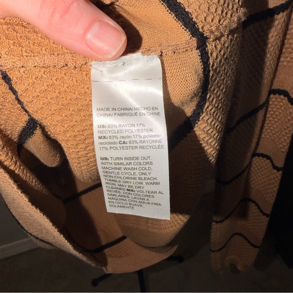 Chico’s Striped Sweater Camel Black Lightweight Knit Casual Women’s S - Picture 6 of 6